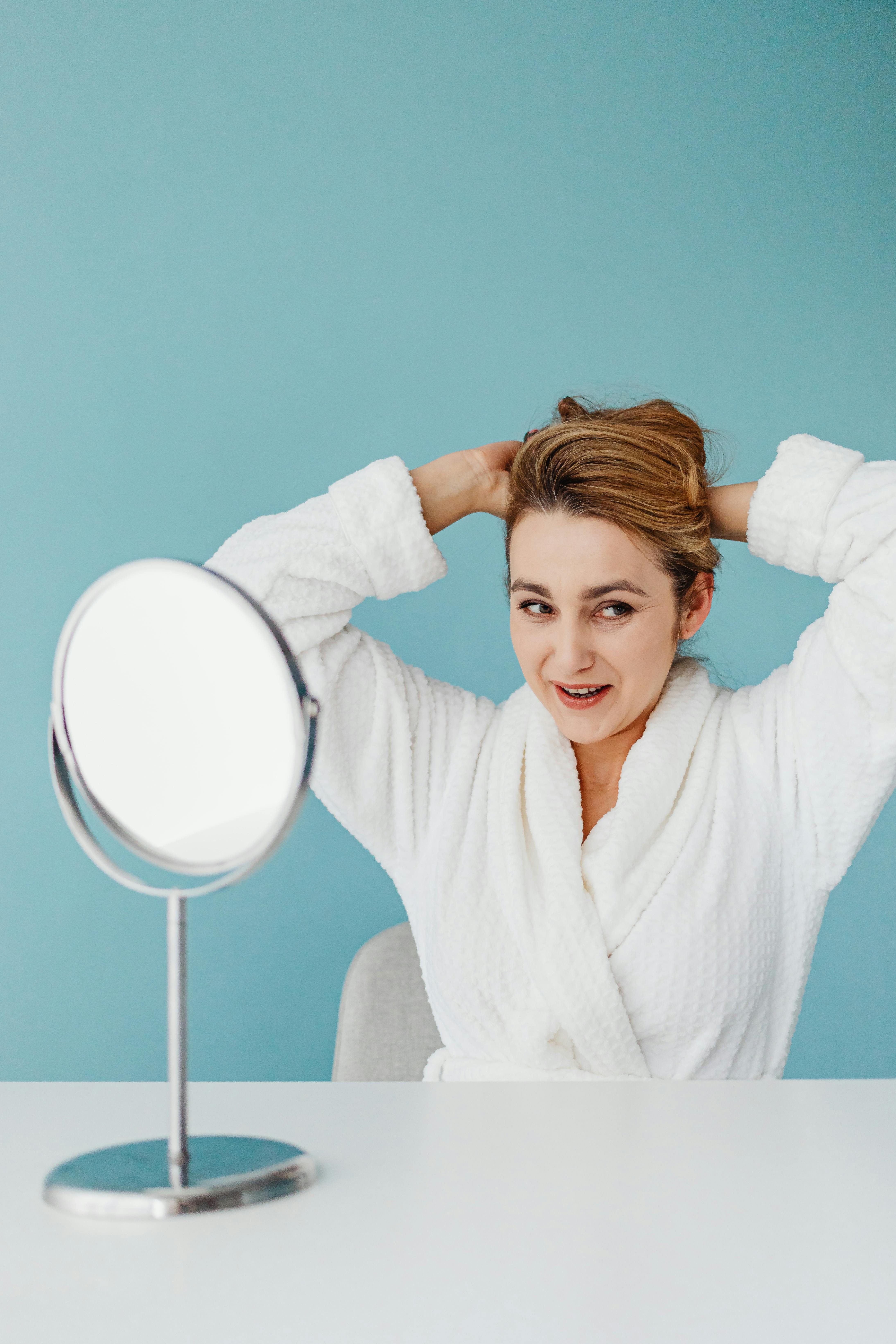 星辰高清影院站内索引入口海报：热门电影氛围画面